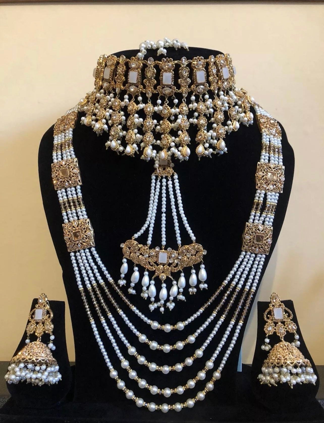 White & Gold Pearl Bridal Choker Set – Kundan Mala, Jhumar, Tikka & Jhumkay