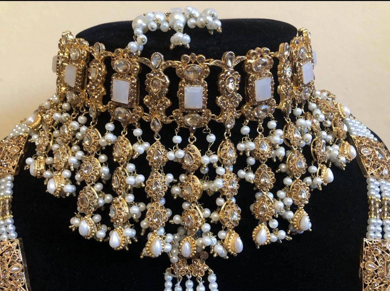 White & Gold Pearl Bridal Choker Set – Kundan Mala, Jhumar, Tikka & Jhumkay