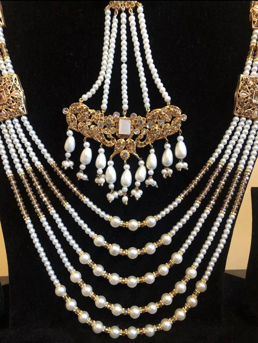 White & Gold Pearl Bridal Choker Set – Kundan Mala, Jhumar, Tikka & Jhumkay