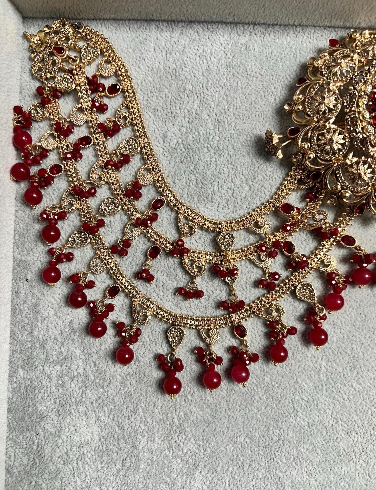 Bridal Jura Hair Pin – Traditional Gold & Maroon Hair Jewellery