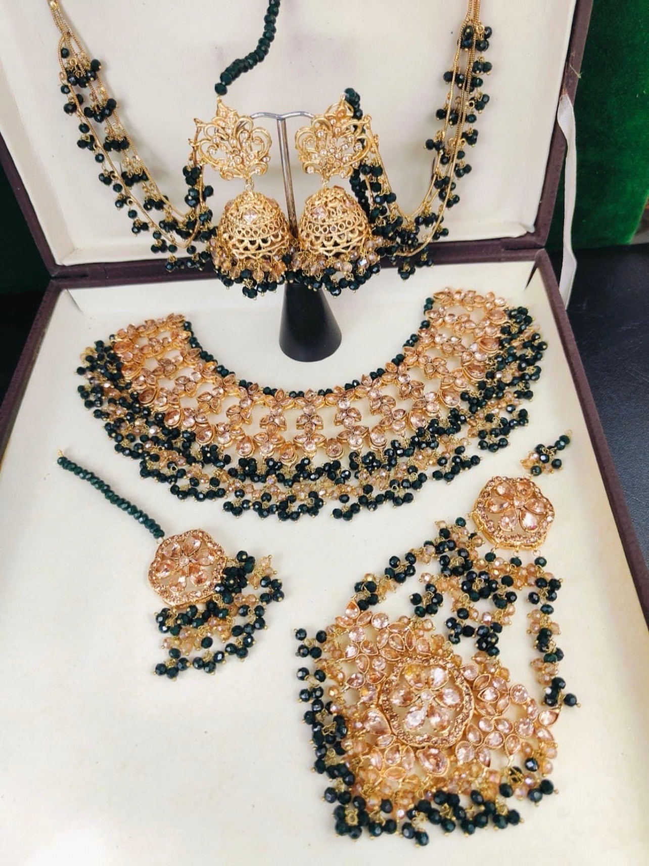 Luxury Kundan Bridal Jewellery Set – Necklace, Jhumkas with Saharay, Tikka & Jhumar